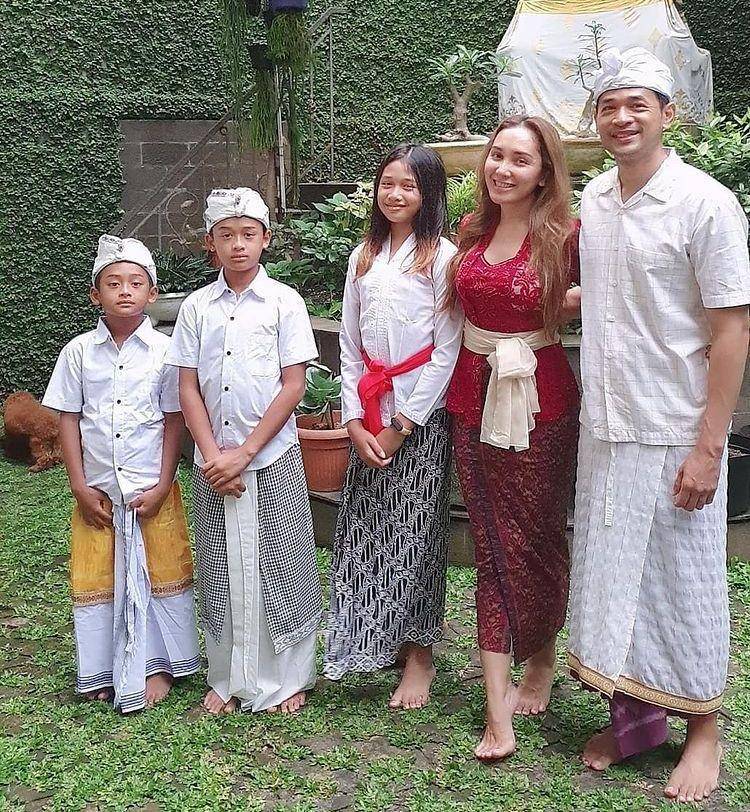 Keluarga oka (instagram.com/oks_antara)