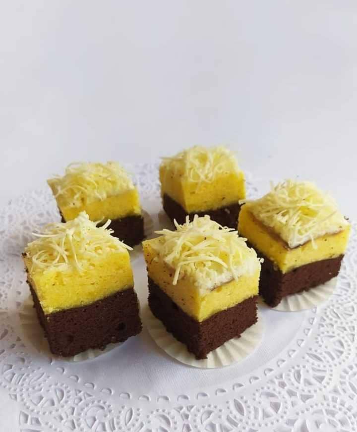 brownies kukus lapis keju (instagram.com/dwiann22)