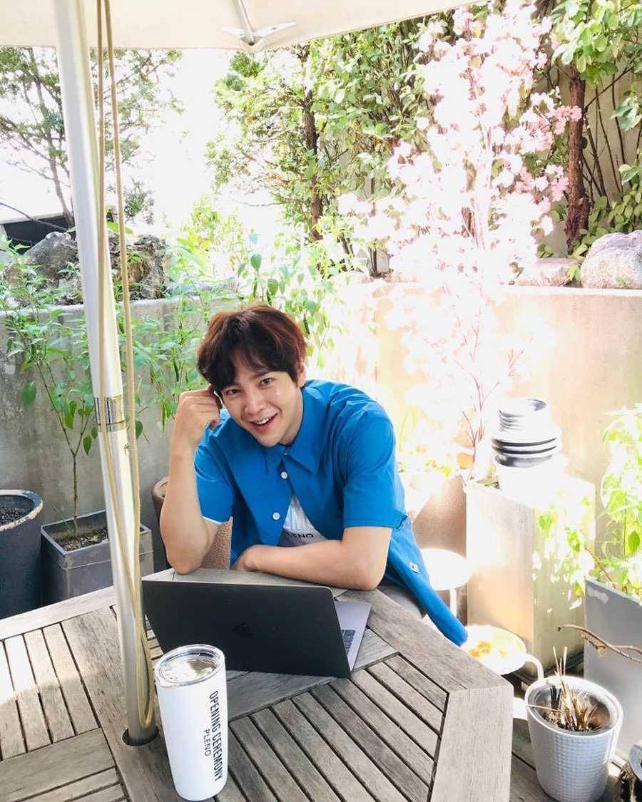 Jang Geun Suk (instagram.com/_asia_prince_jks)
