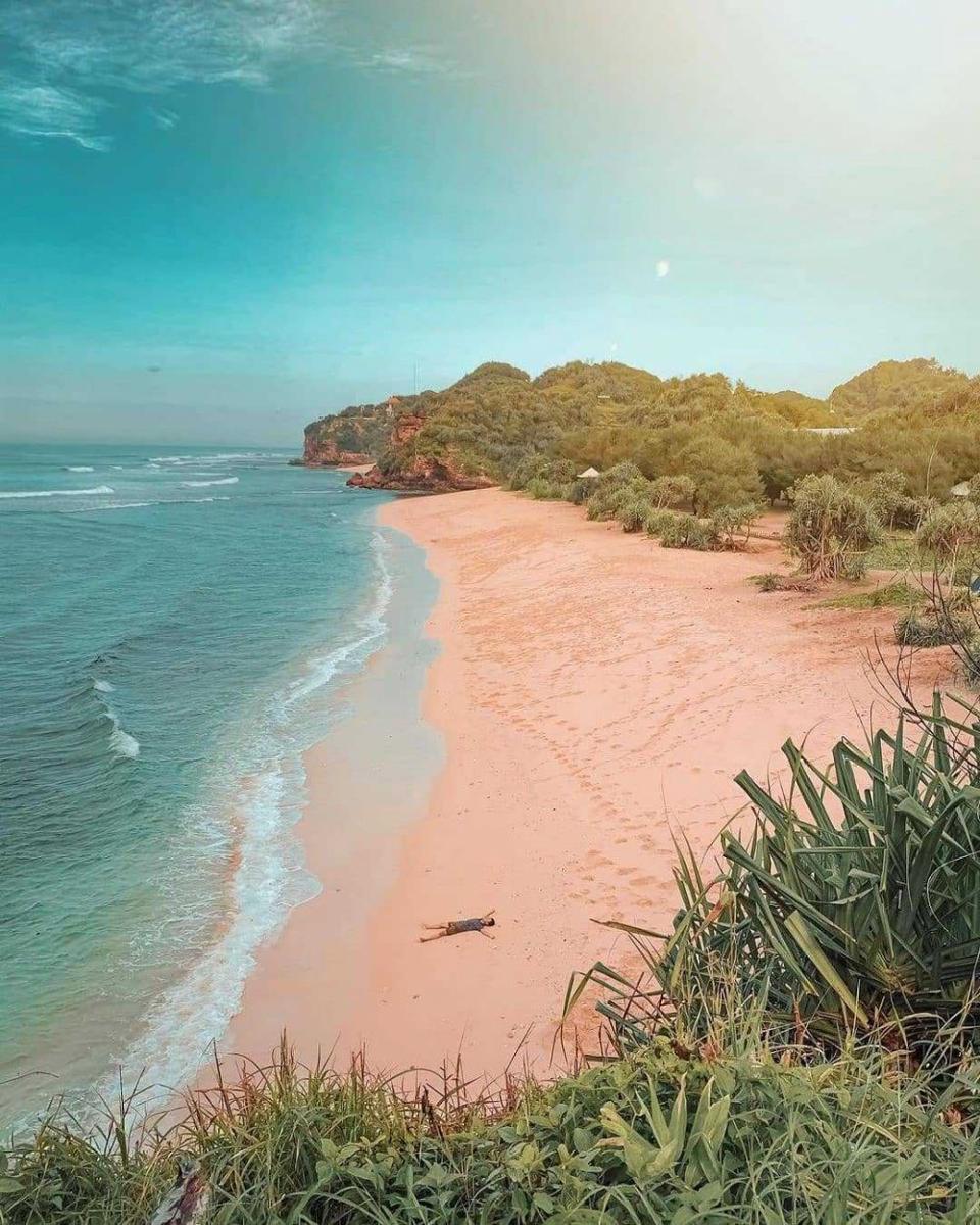 Pantai Watu Kodok (instagram.com/gunungkidul.ig)