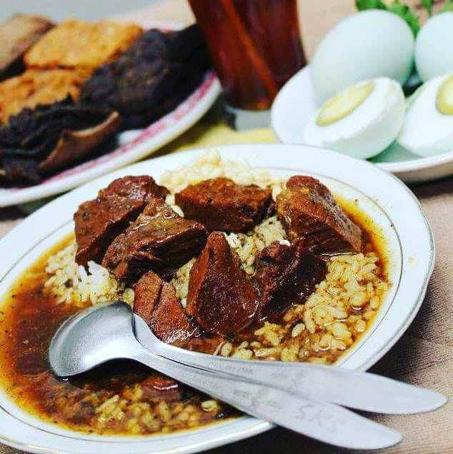 Rawon Nguling (instagram.com/rawonnguling)