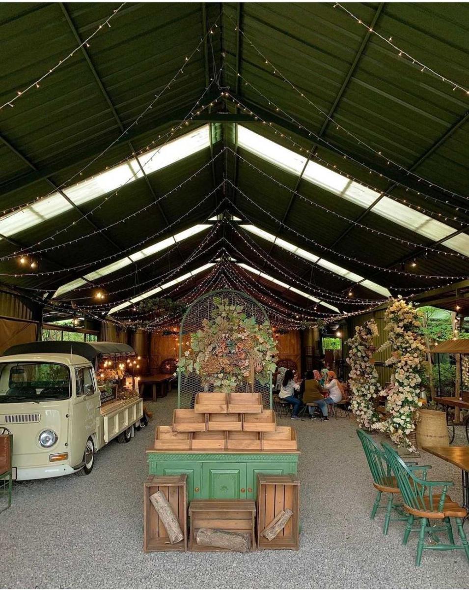 Barn Event Hire (instagram.com/heylints)