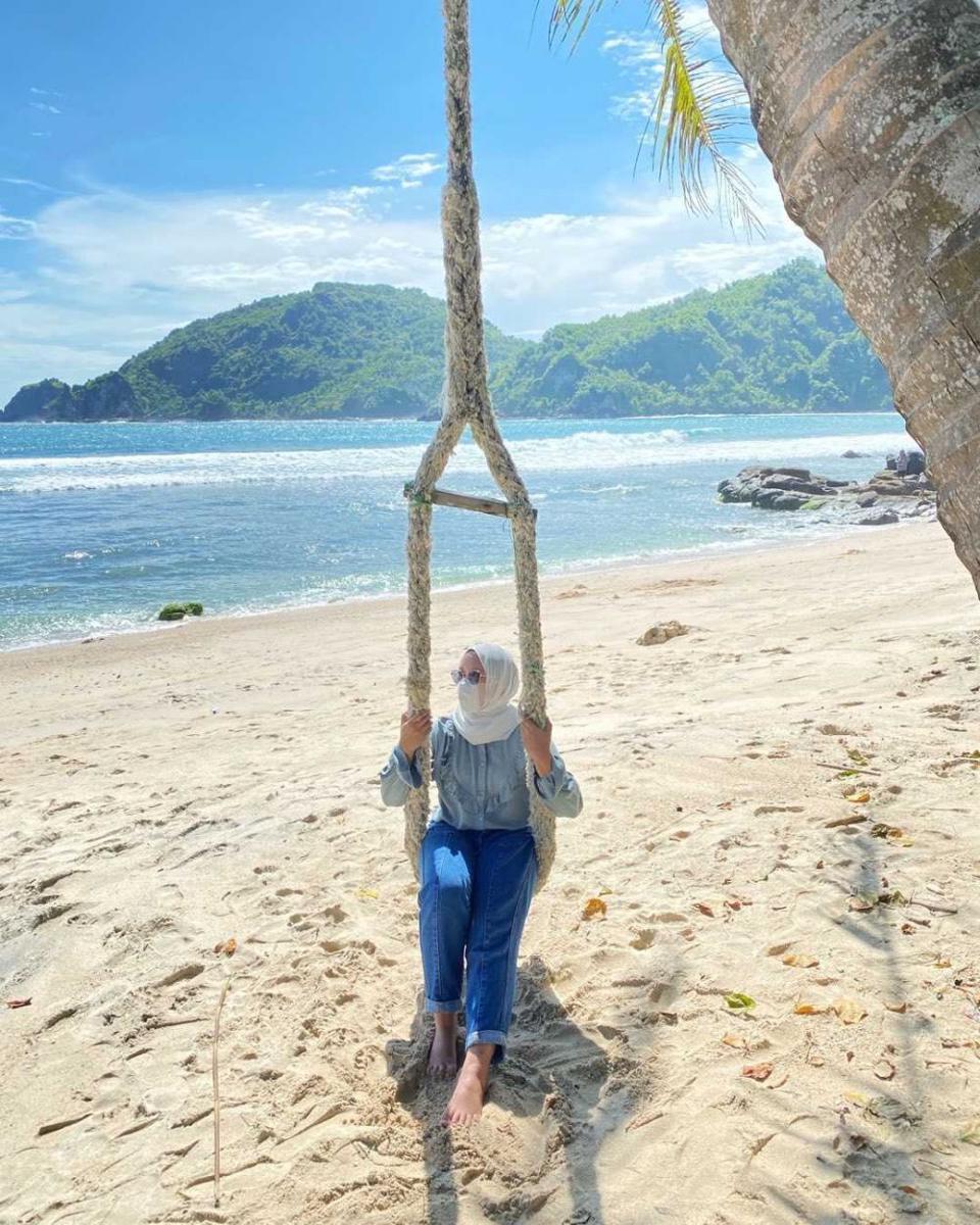Pantai Wediombo (instagram.com/explorejogya)