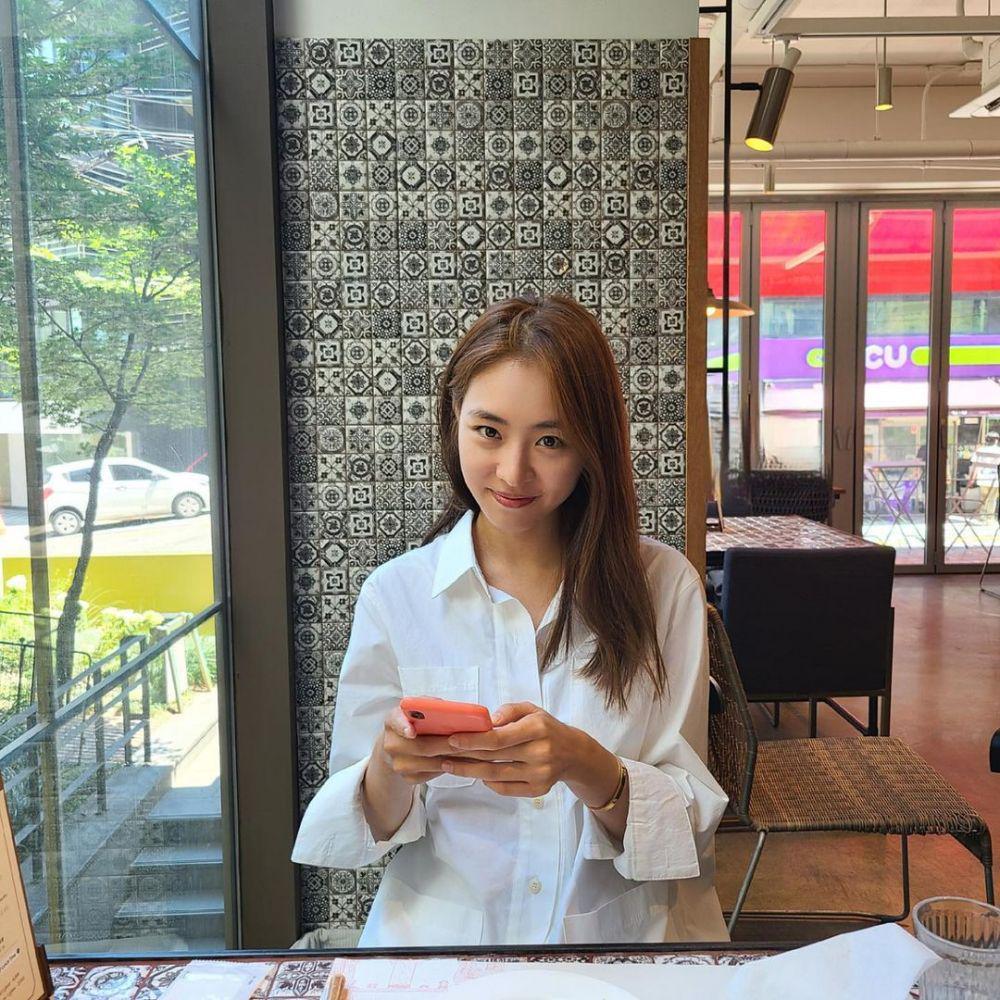 Lee Yeon Hee (instagram.com/yeonhee.luv)