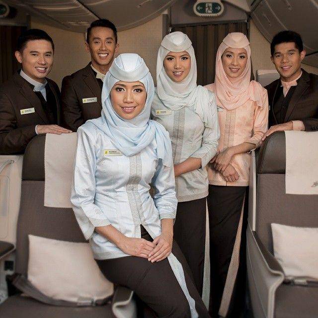 seragam pramugari Royal Brunei Airlines (instagram.com/royalbruneiair)