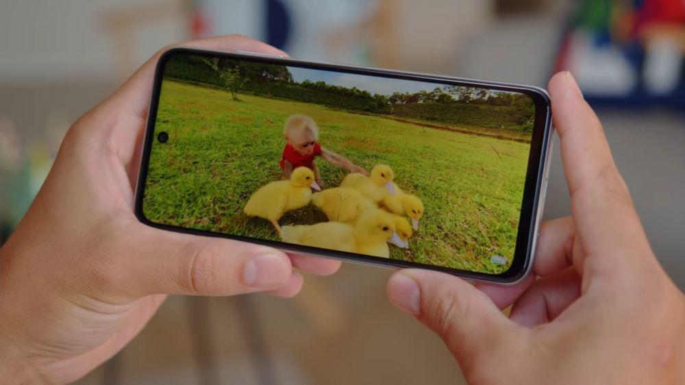 Redmi 10 (youtube.com/GSMArena Official)