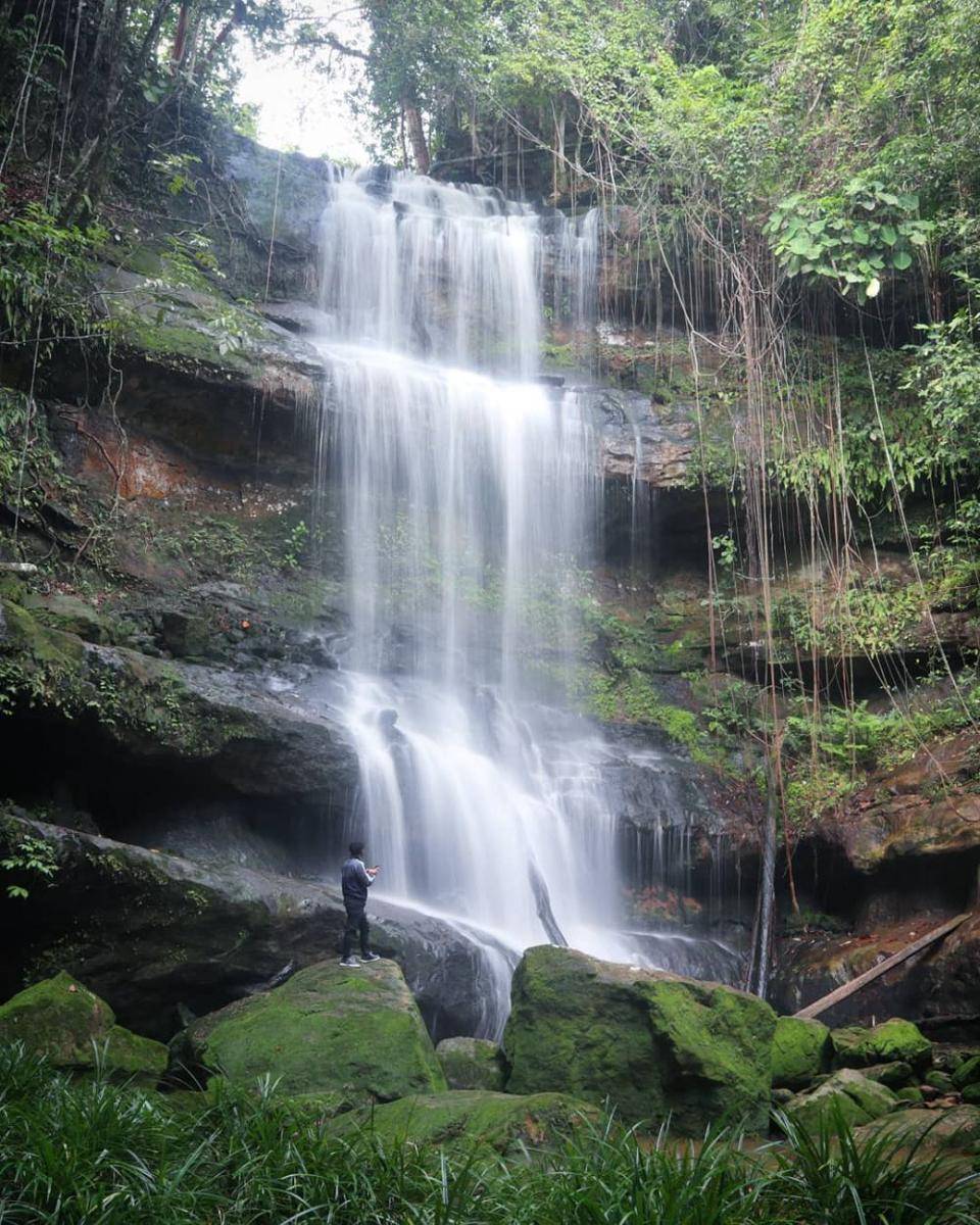 Air Terjun Semirah Putih (instagram.com/sifrx90_nekadtravlr)
