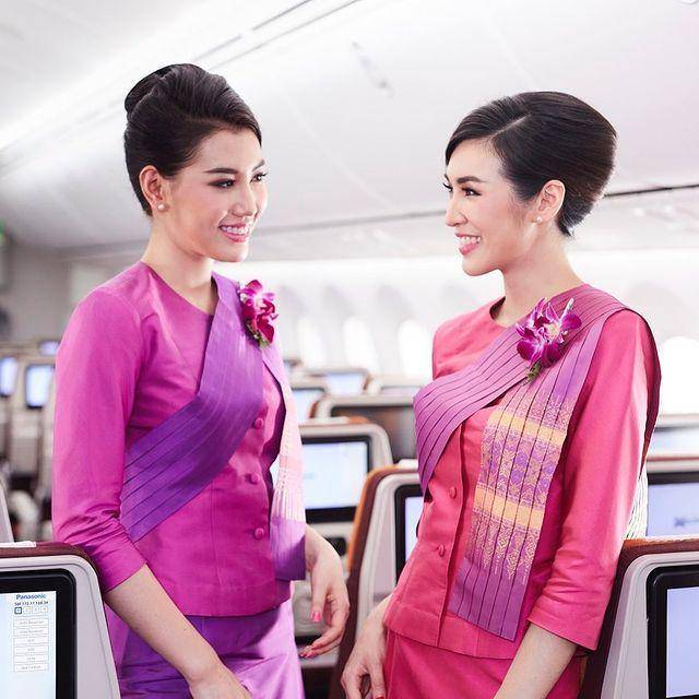 seragam pramugari Thai Airways (instagram.com/thaiairways)