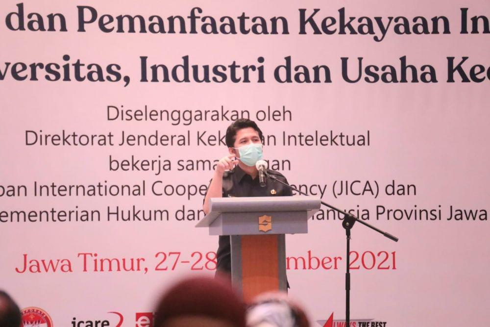 Wagub Jatim, Emil Elestianto Dardak saat seminar keliling sampaikan adanya Klinik Kekayaan Intelektual di 5 Bakowril Jatim. Dok. Humas Pemprov Jatim.