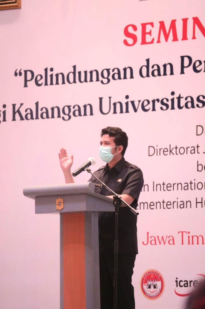Wagub Jatim, Emil Elestianto Dardak saat seminar keliling sampaikan adanya Klinik Kekayaan Intelektual di 5 Bakowril Jatim. Dok. Humas Pemprov Jatim.