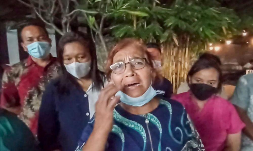 Masyarakat Desa Rumah Sumbul, Kecamatan Sibolangit, Kabupaten Deliserdang memohon kepada Presiden Joko Widodo (Jokowi) untuk mengusir dan menangkap mafia tanah (Dok. IDN Times)