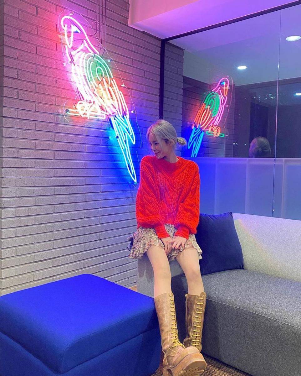 Heize (instagram.com/heizeheize)