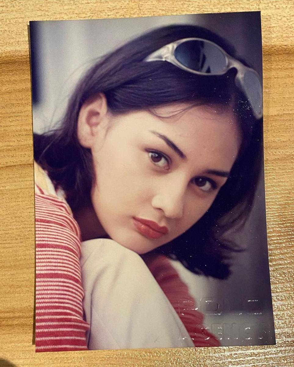 potret masa remaja Mona Ratuliu (instagram.com/monaratuliu)