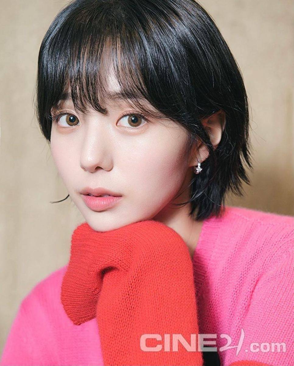 Chae Soo Bin (instagram.com/soobinms)