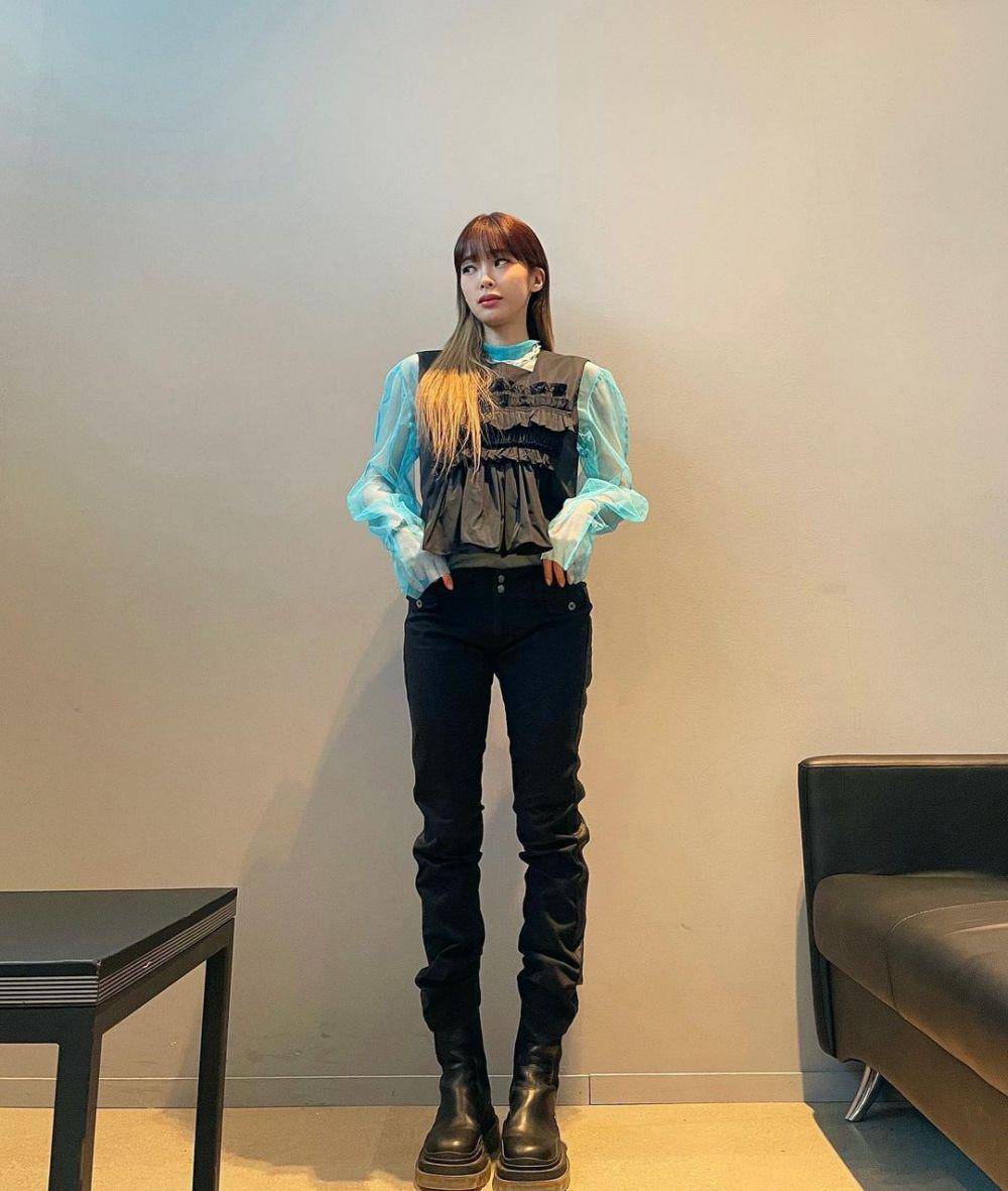 Heize (instagram.com/heizeheize)
