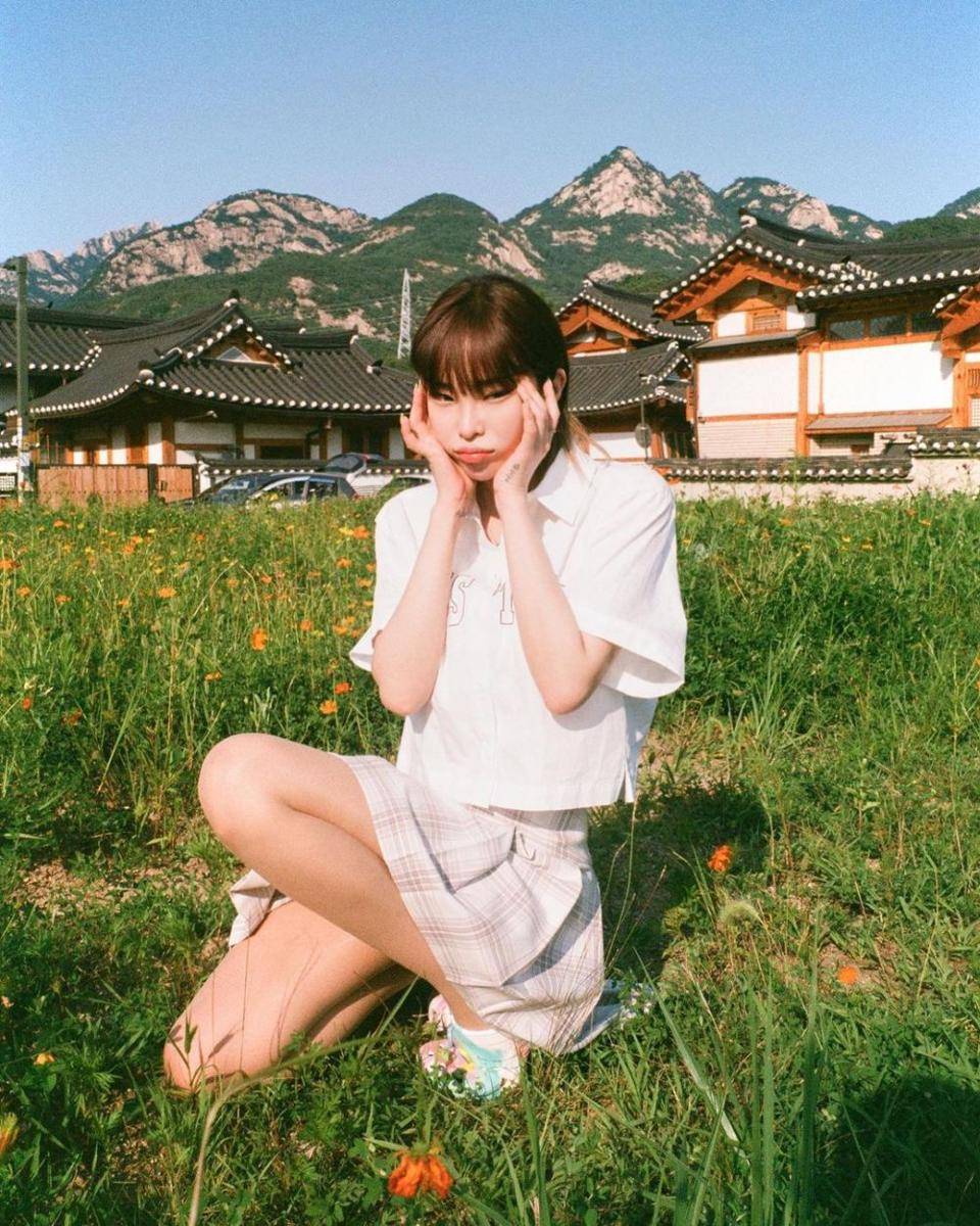 Heize (instagram.com/heizeheize)