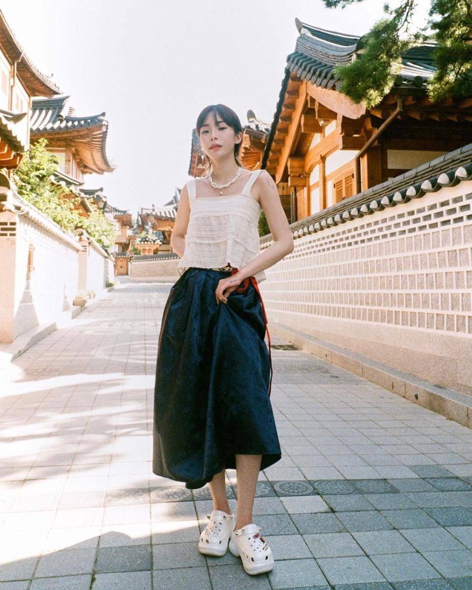 Heize (instagram.com/heizeheize)