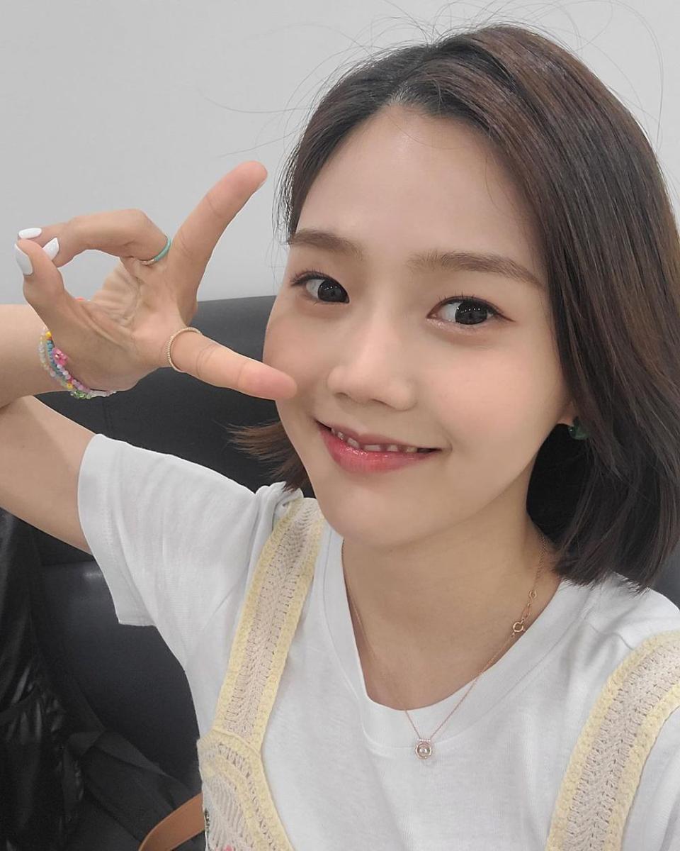 potret Hyojung OH MY GIRL (instagram.com/wm_ohmygirl)