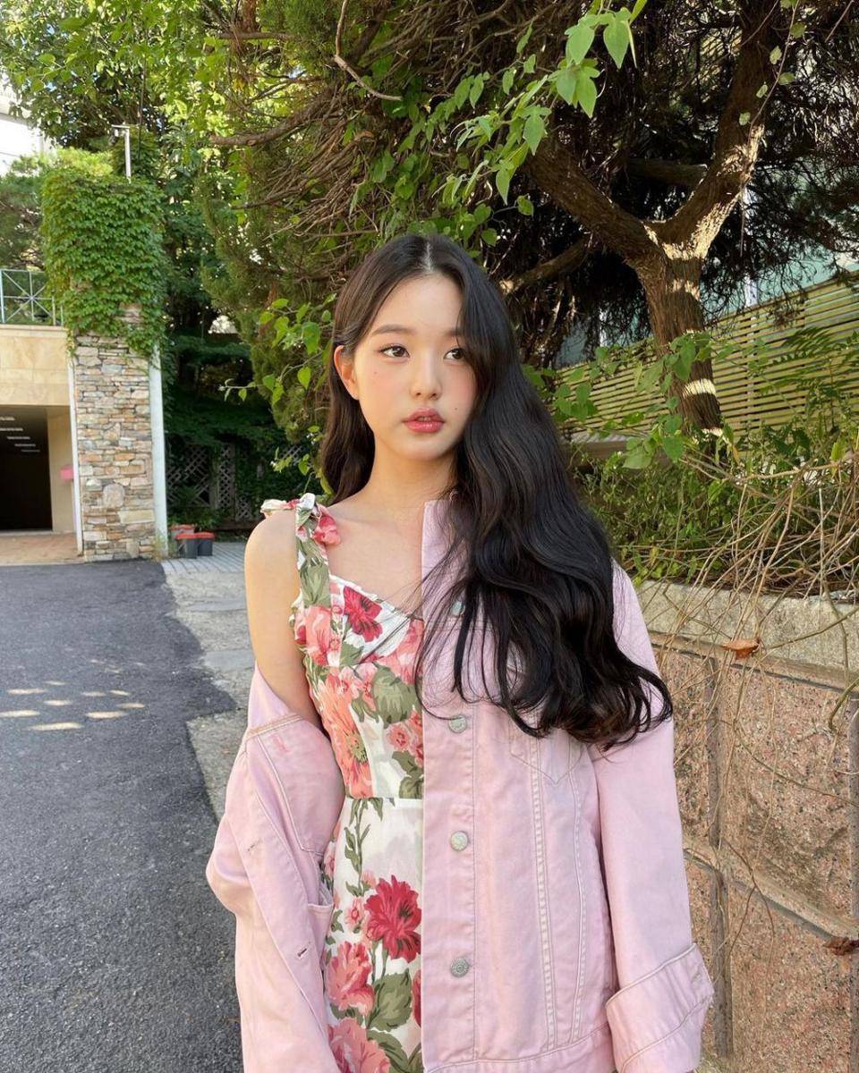 Jang Wonyoung (instagram.com/for_everyoung10)