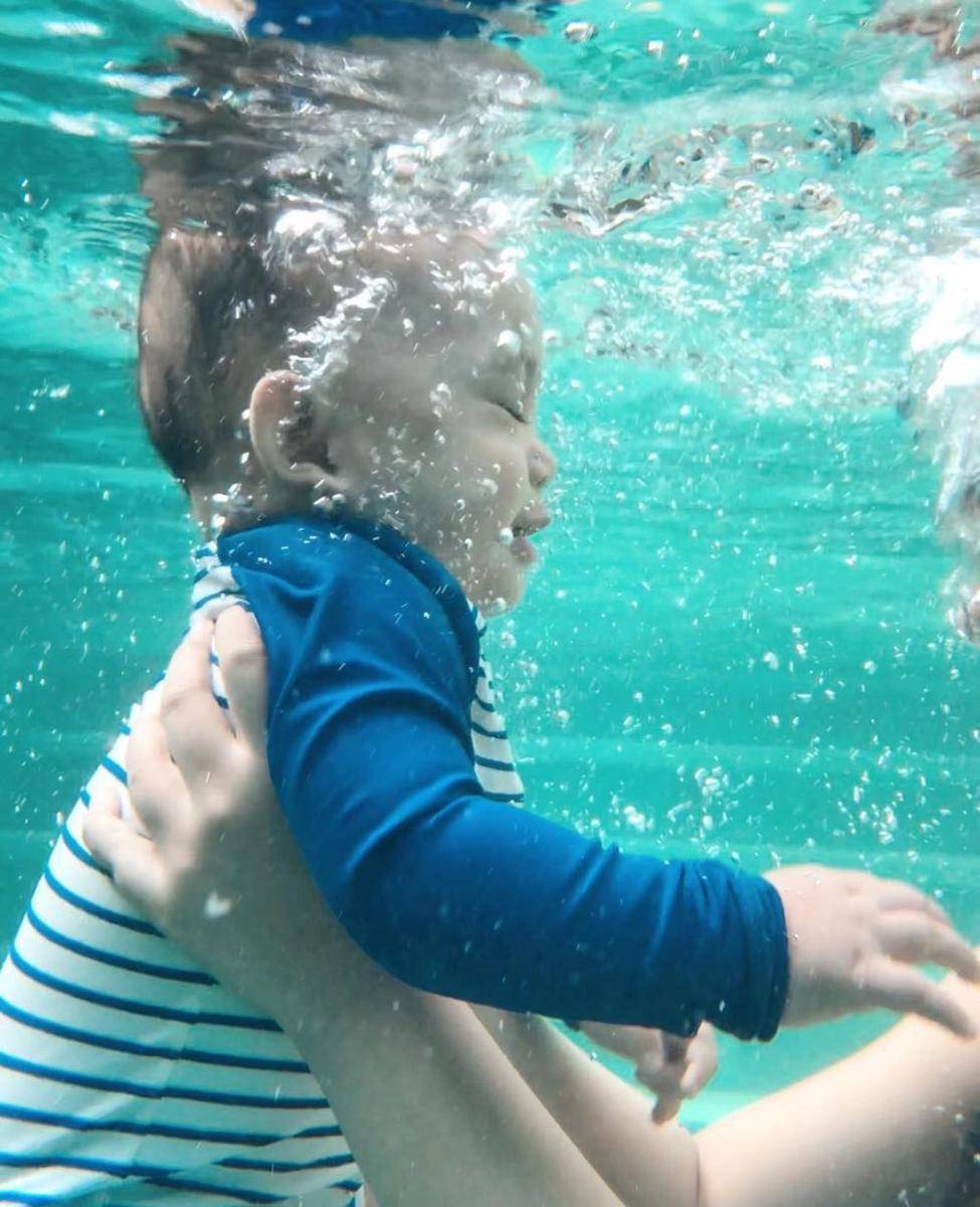 Xabiru berenang (instagram.com/rachelvennya/)