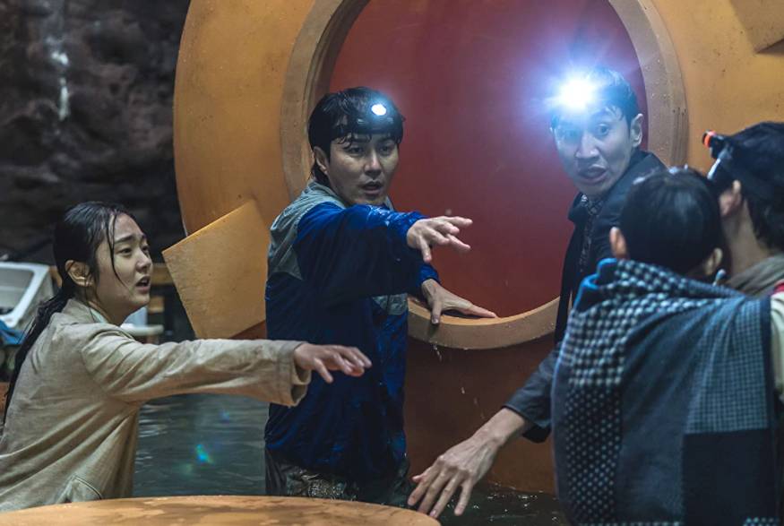 Salah satu adegan dalam film Sinkhole (dok. The Tower Picture)