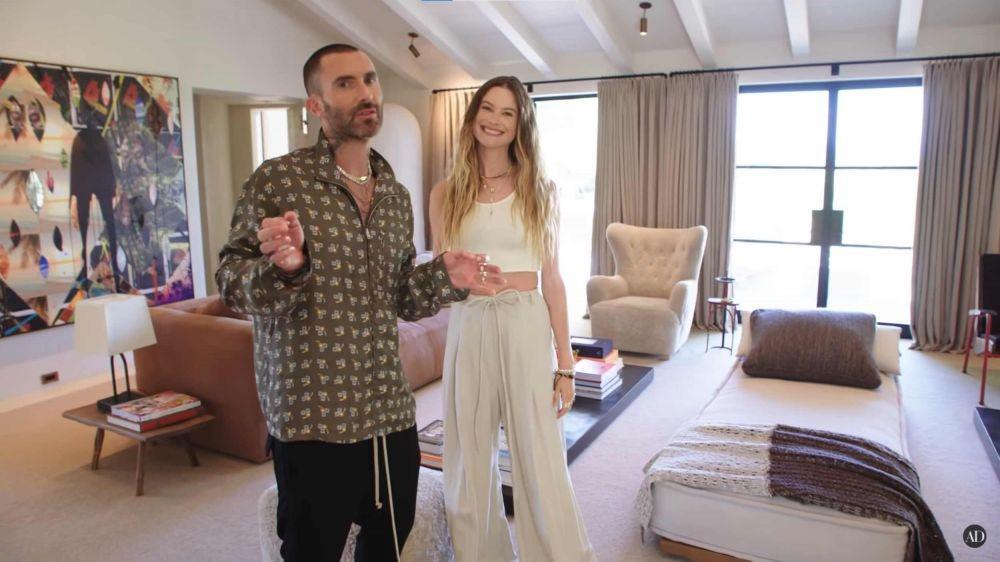 14 Potret Rumah Adam Levine Maroon 5 dan Behati Prinsloo, Bikin Betah!