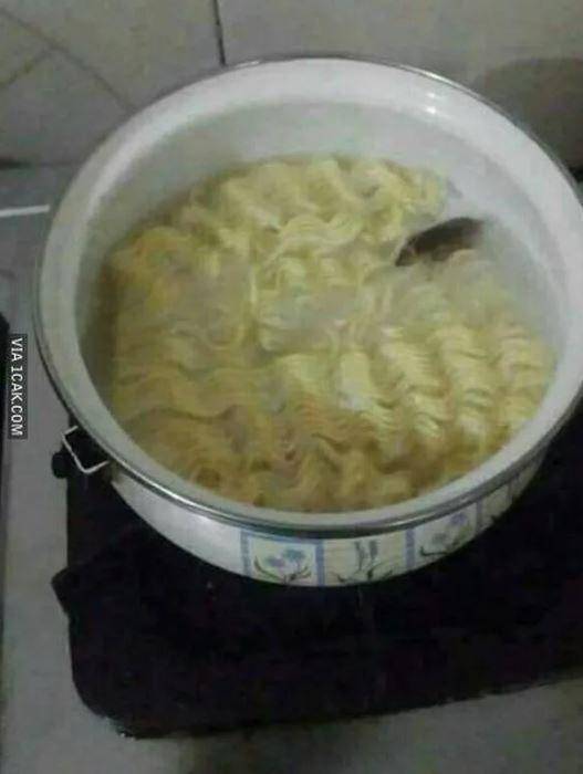 momen apes makan (1cak.com)