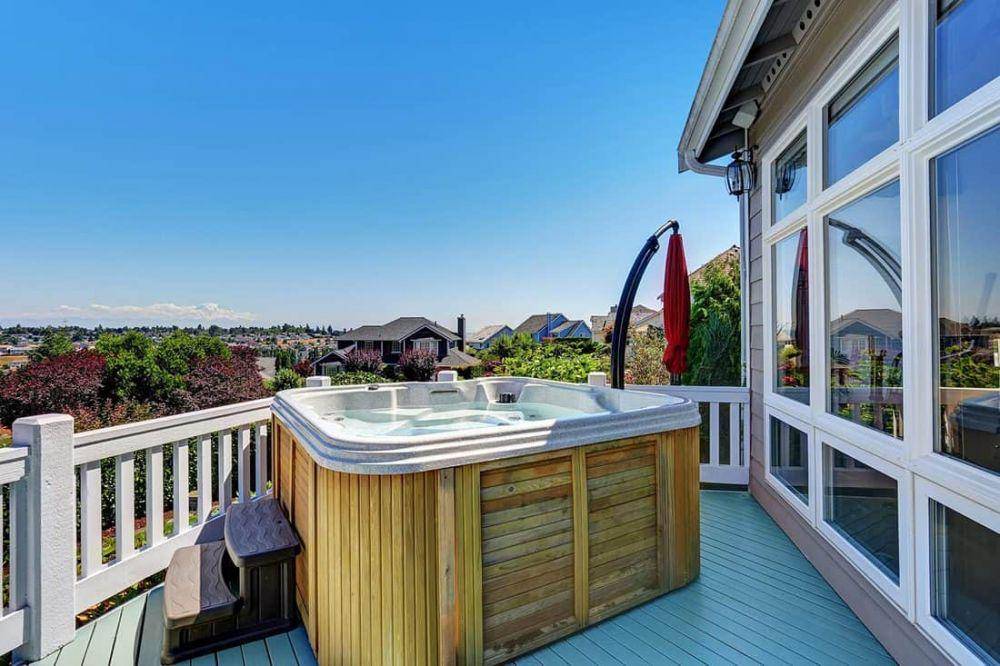 ilustrasi jacuzzi outdoor (homedecorbliss.com)