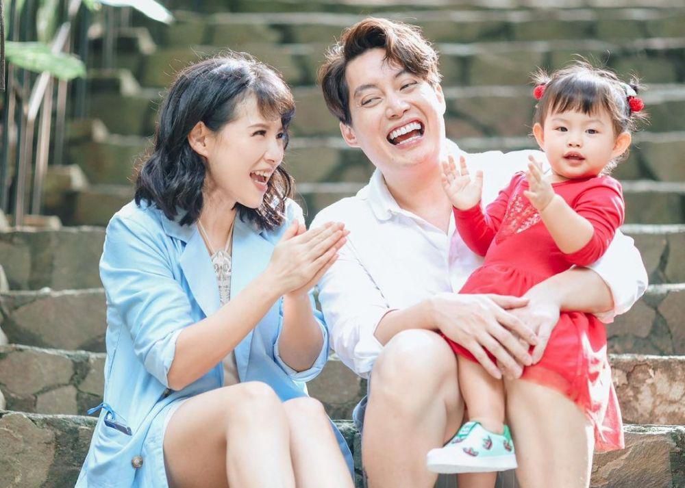 potret keluarga Edric Tjandra (Instagram.com/edrictjandra)