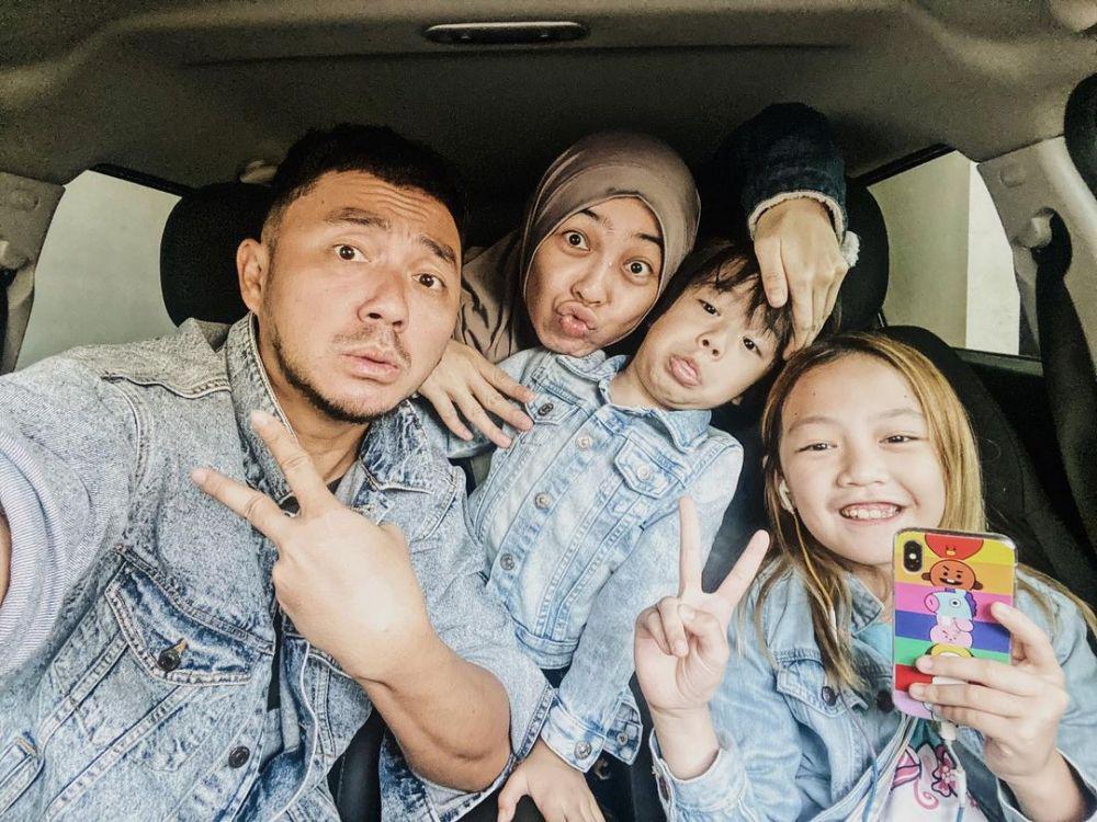 potret keluarga Ananda Omesh (instagram.com/omeshomesh)