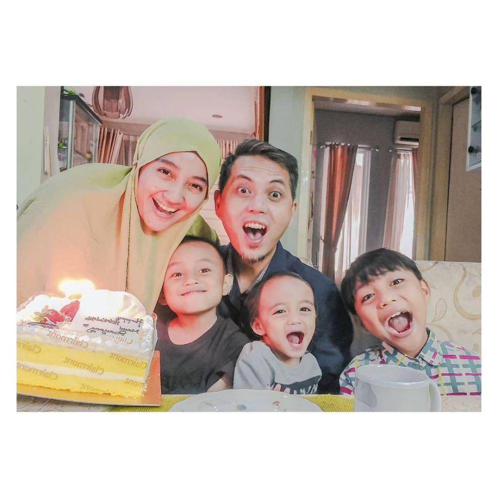potret keluarga Penty Nur Afiani (instagram.com/pentypenk)