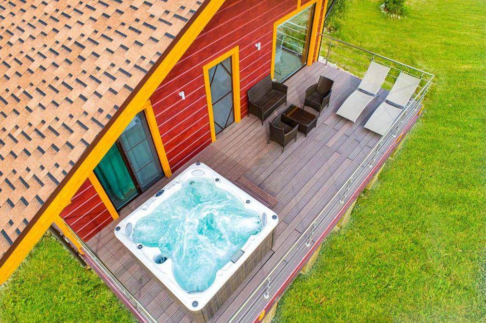 ilustrasi jacuzzi outdoor (homedecorbliss.com)
