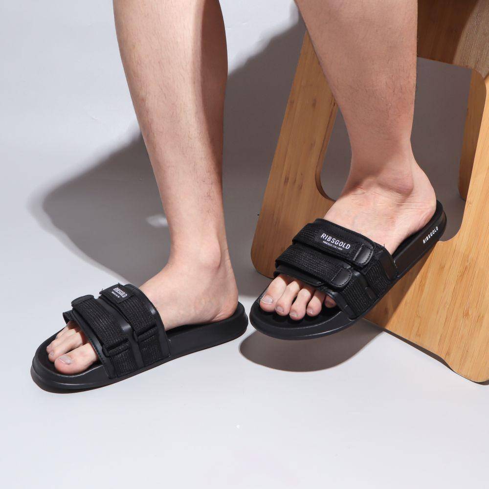 ilustrasi sandal slip on pria merek lokal. (ribsgold.com)