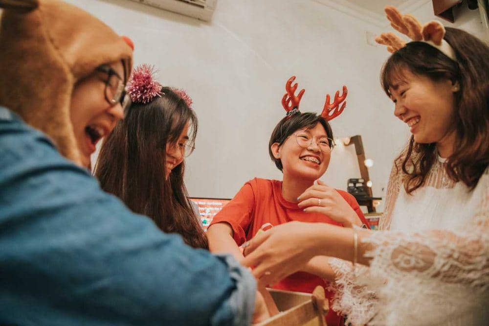 7 Cara Simpel Menjadi Pribadi yang Disenangi Banyak Orang