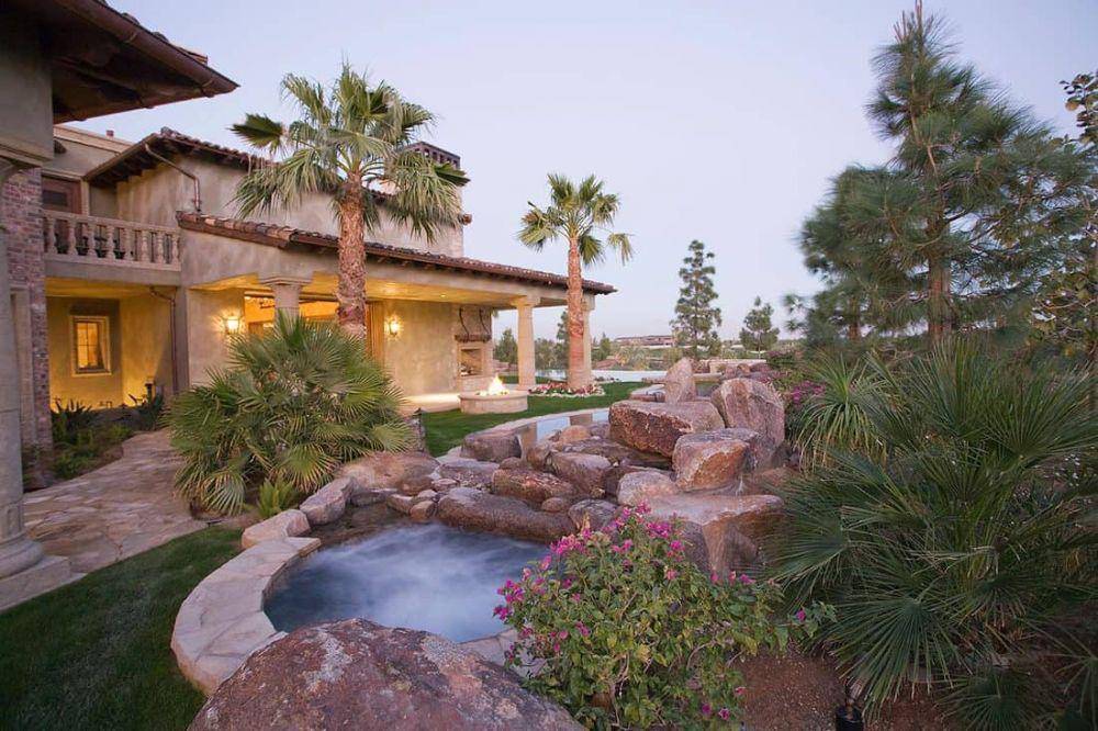 ilustrasi jacuzzi outdoor (homedecorbliss.com)
