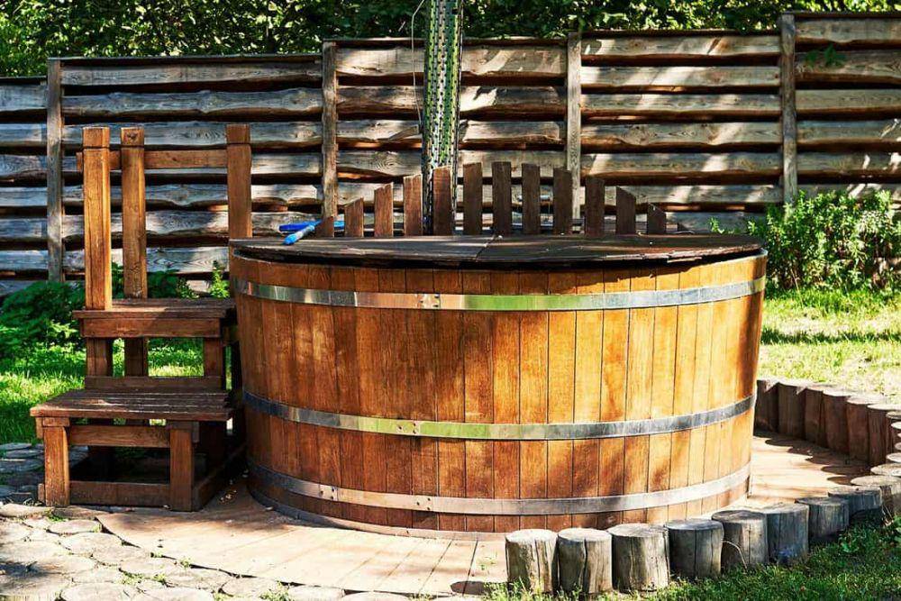 ilustrasi jacuzzi outdoor (homedecorbliss.com)
