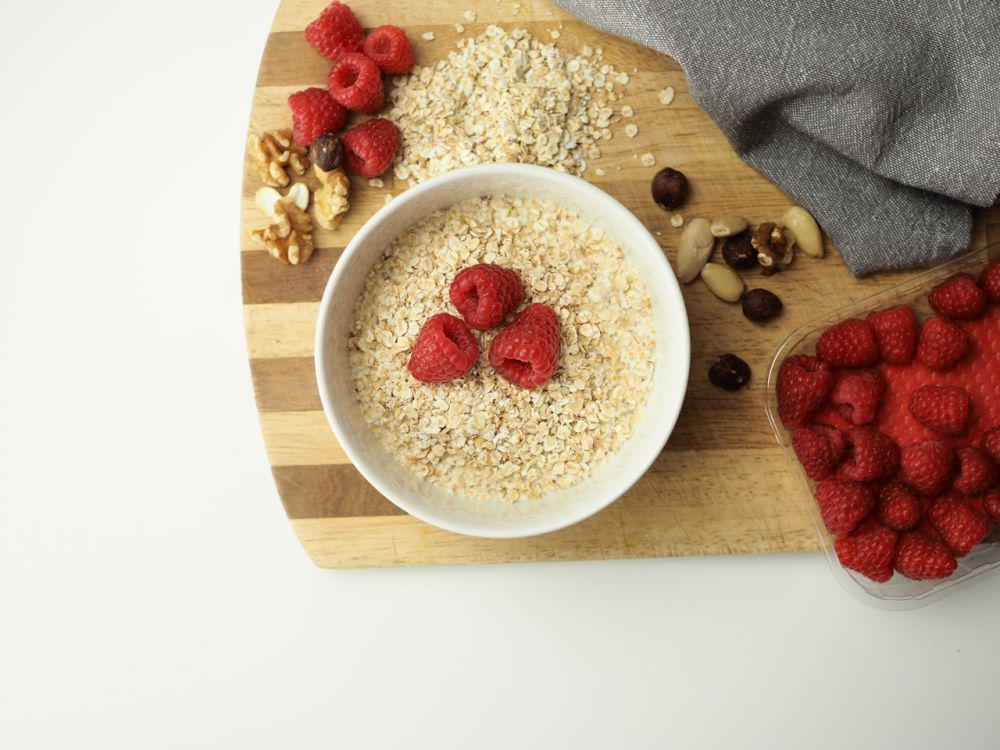 ilustrasi fruit baked oatmeal (pexels.com/Mateusz Feliksik)