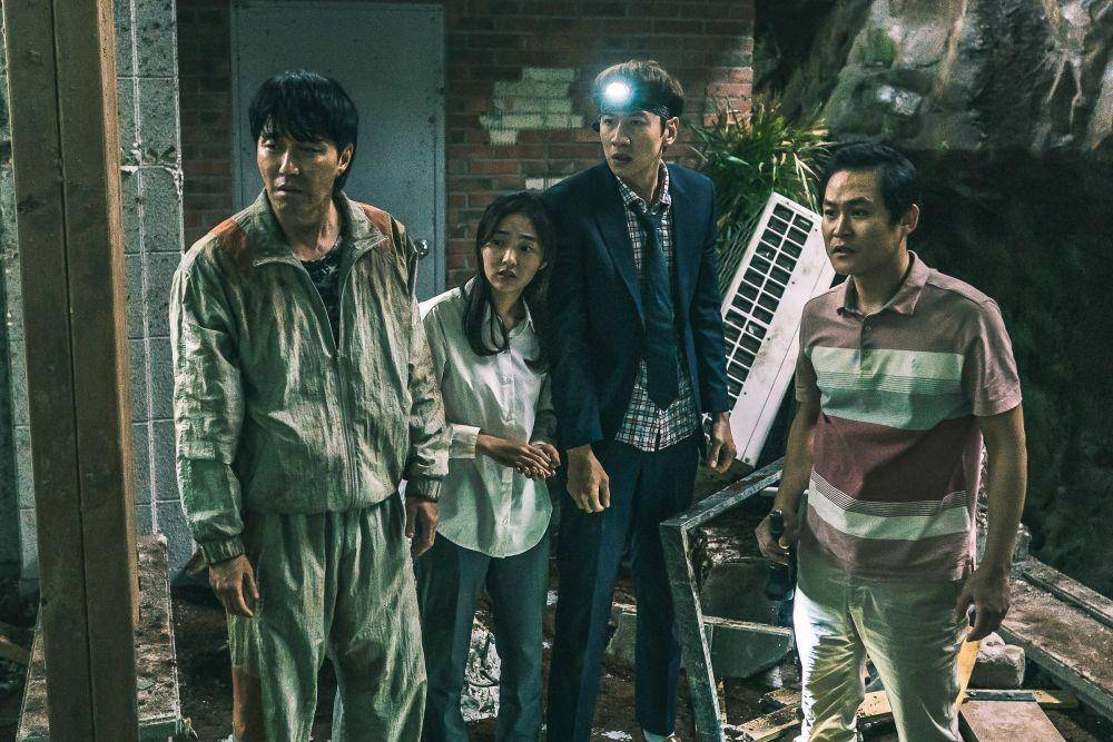 Salah satu adegan dalam film Sinkhole (dok. The Tower Picture)
