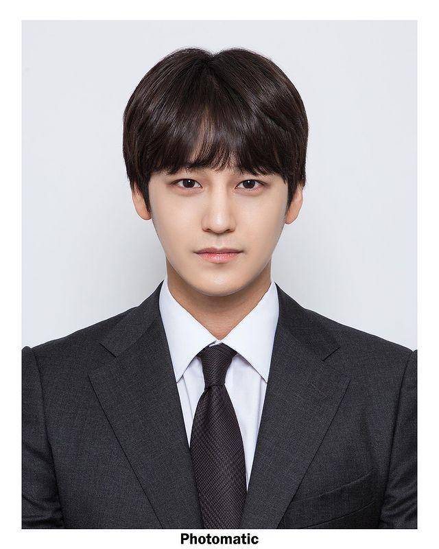 Kim Bum (instagram.com/k.kbeom)