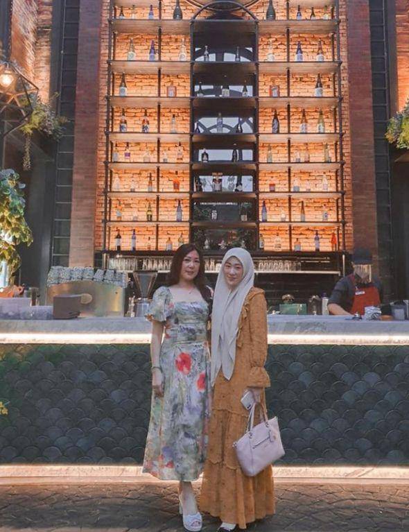 Larissa Chou dan Mama (instagram.com/julietanherisman)