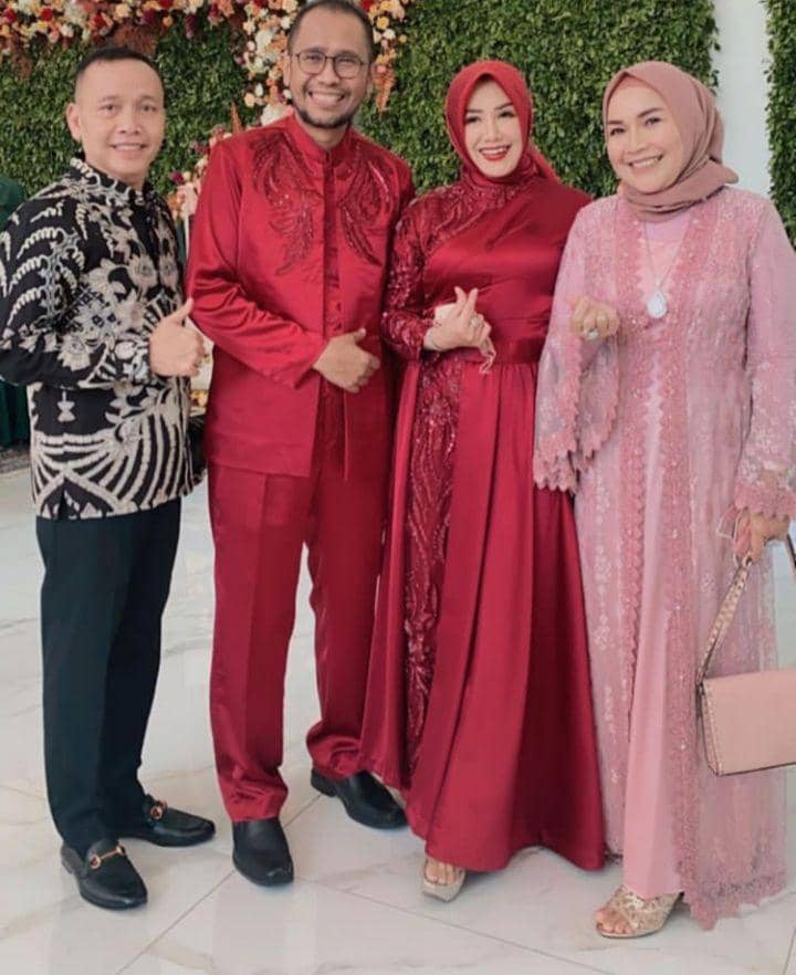 Orang Tua Ayu Ting Ting (instagram.com/mom_ayting92_)