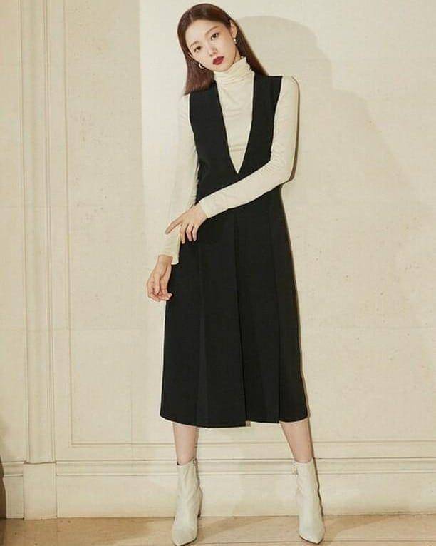 Outfit dress Lee Sung Kyung (instagram.com/sungkyoung__)