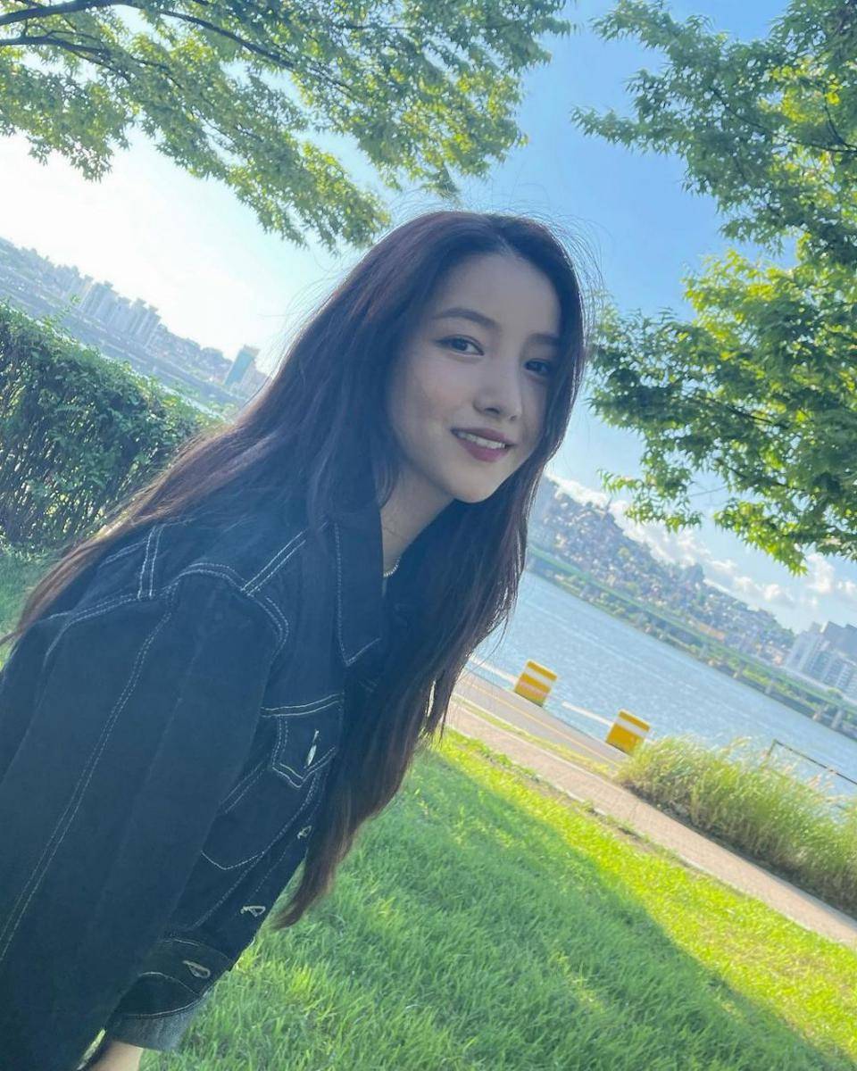 Sowon (instagram.com/onedayxne)