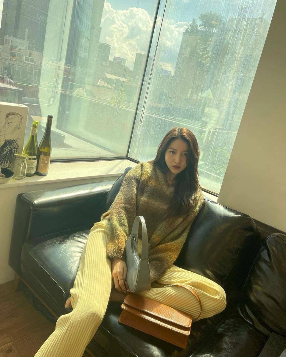 Sowon (instagram.com/onedayxne)