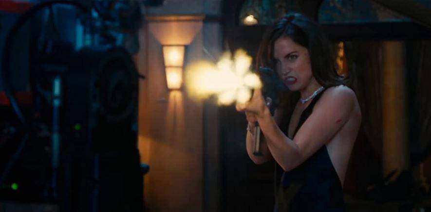 cuplikan saat Ana de Armas sedang syuting No Time to Die (dok. MGM Entertainment)