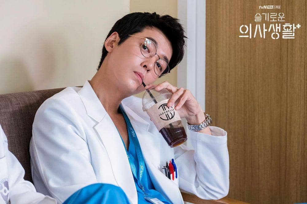 Jung Kyung Ho di Hospital Playlist (dok. tvN/Hospital Playlist)