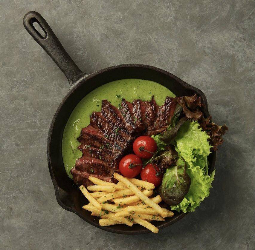 Steak and Fries Café de Paris (Dok.Steak Hotel by Holycow!)