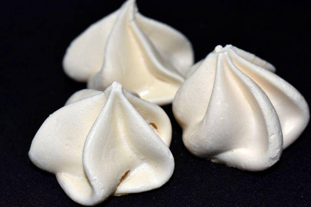 ilustrasi meringue pillow cookies (pixabay.com/Enotovyj)