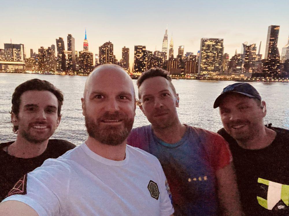 Bikin Rileks, Ini 7 Lagu Coldplay yang Cocok buat Pengantar Tidurmu
