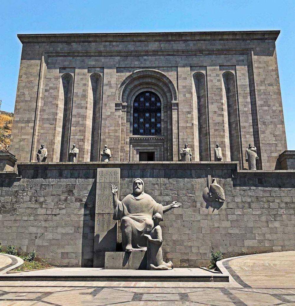 Matenadaran (instagram.com/oscology)